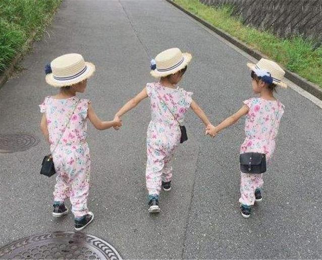 三胞胎女儿图片图片