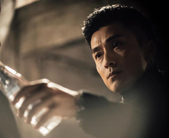 陈山聪老婆晒怀孕8月大肚写真,老公全程陪伴笑得合不拢嘴