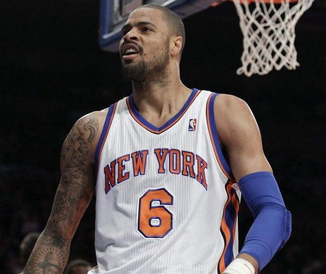 三位中锋中招|穆托姆博|球员|中锋_新浪新闻