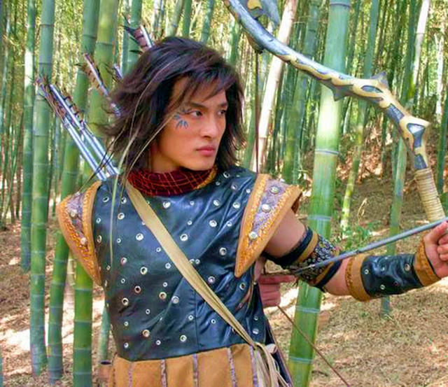 2,李无极出自:风云争霸李无极是数百年前的辟魔大侠,曾经自创辟魔剑法