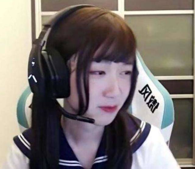 神超双马尾直播配套齐全,假发制服变声器全都有,粉丝直言爱了