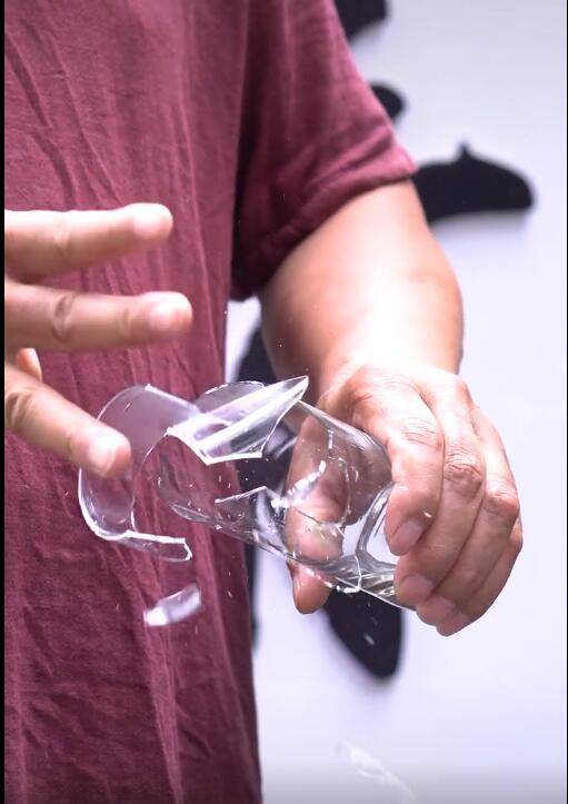 青城大师兄弹碎玻璃杯,刘绥滨:欢迎来挑战