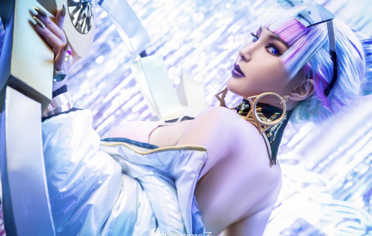 小姐姐有点黑,英雄联盟奇亚娜真实伤害cos