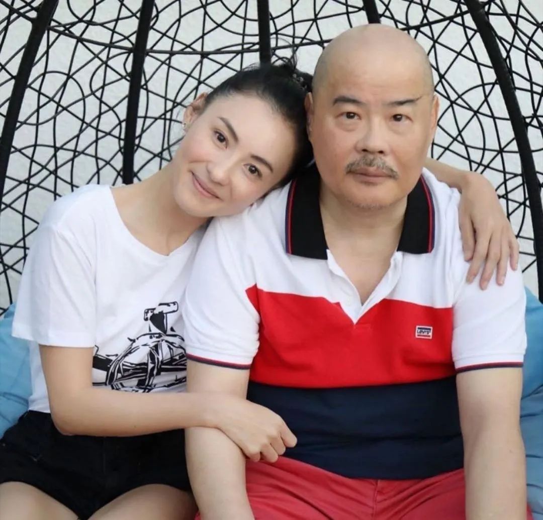 张柏芝约亲生父亲胡须勇吃大餐承诺答应他的一切都会做到