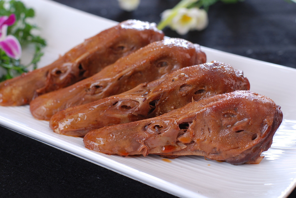 为缓解疫情冲击周黑鸭开放单店加盟加盟门槛由500万降至30万