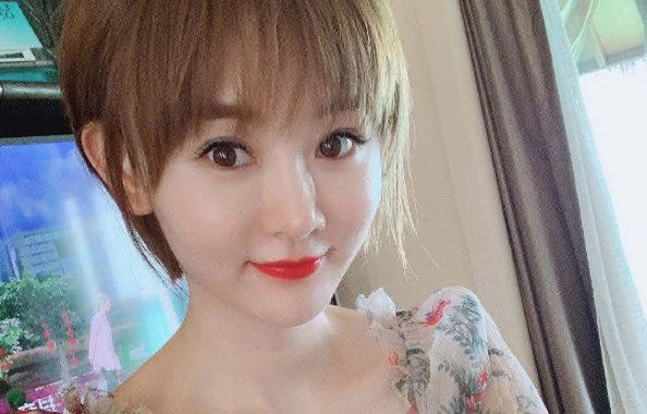 《乡村爱情12》最美演员,时结婚与丈夫大打出手, 29岁成单亲妈妈