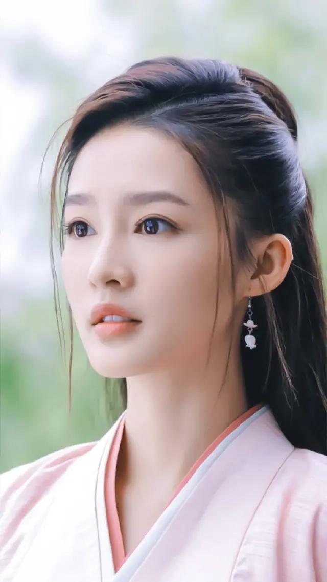 在众多小花中,我喜欢安静盛开的她|红楼|李沁|杜丽娘_新浪新闻