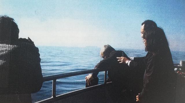 9月30日,林式同和5个朋友按照张爱玲的遗愿,为她举行了海葬仪式.