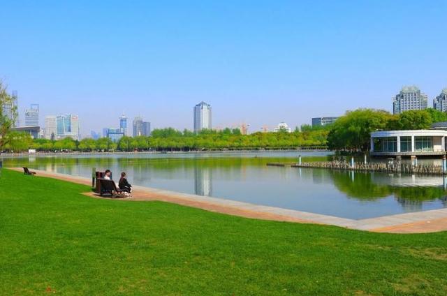 上海最大的城市公园,规划设计很不错,进去要收费,你去过吗