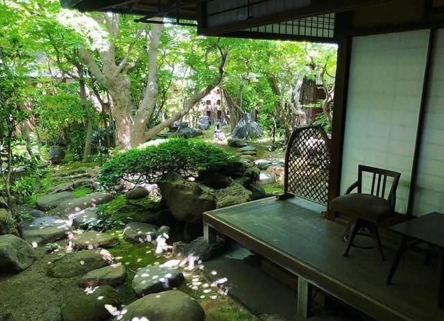 宗教信仰——以自然为本日本细腻的花园设计基础是林林总总的是宗教