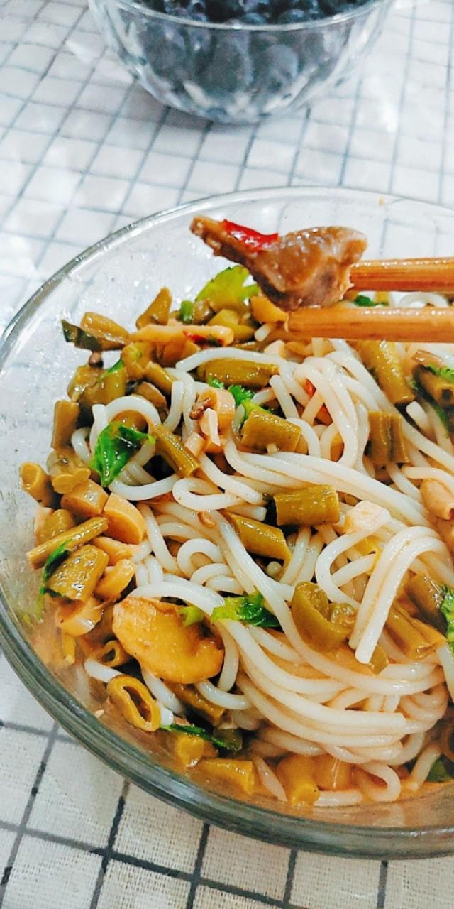 幸福元气早餐——鸡杂米粉,开启了能量满满,新的一天