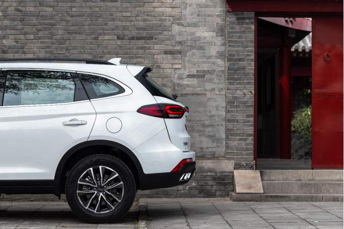 足够Keep real的一台SUV，能否帮助江淮重回赛道？丨试驾嘉悦X7