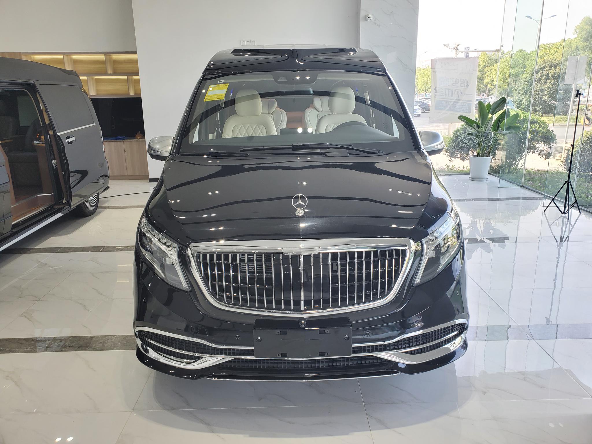 进口奔驰迈巴赫vs880 打造高贵奢华的mpv