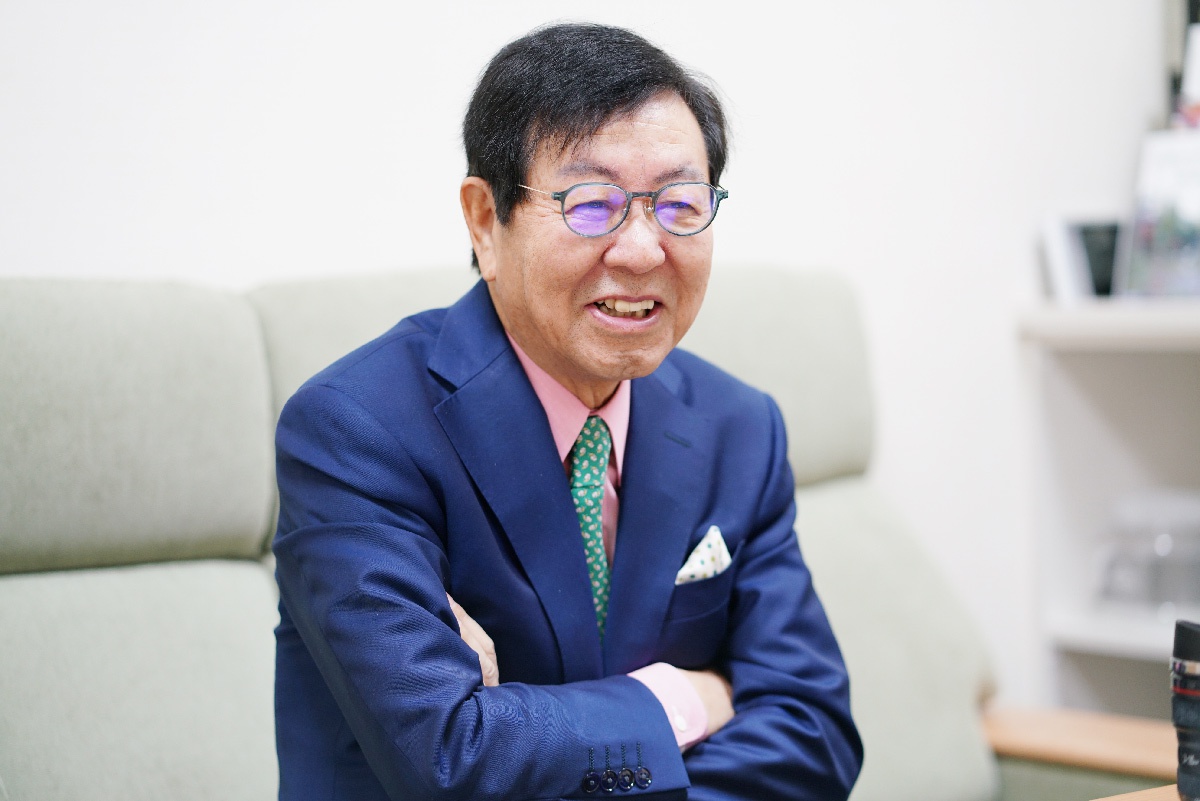 与中国的粉丝们一起支持铃木知事