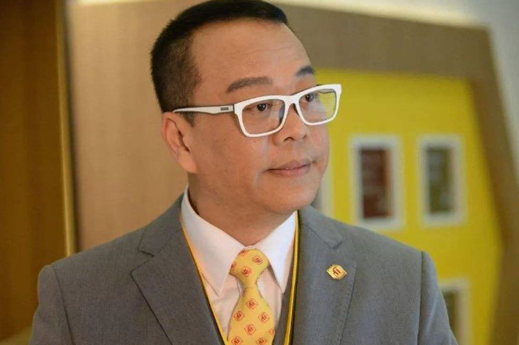 娶了自己粉丝后才发现自己片酬不如人家生活费,竟成了"软饭男"