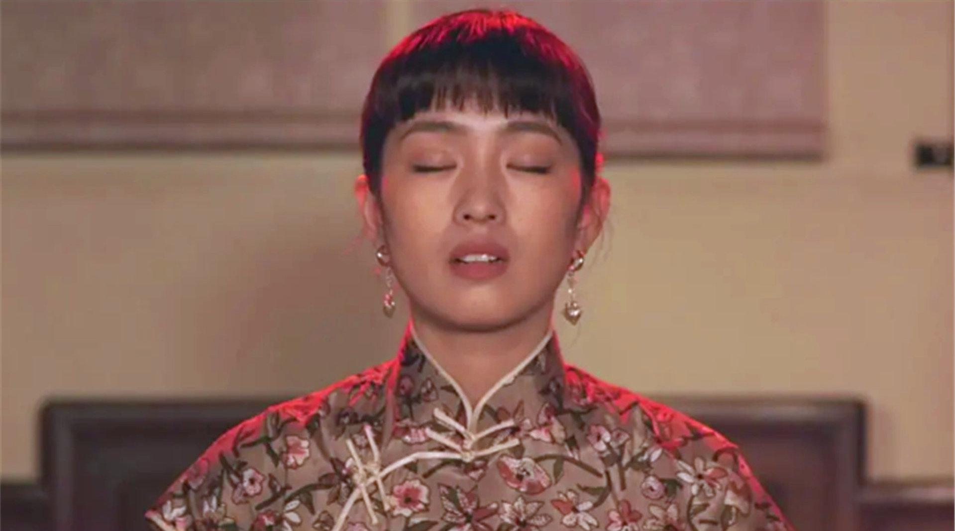 00 12:59 12:59 为您推荐: "老戏骨"马精武,讲述拍摄《大红灯笼高高挂