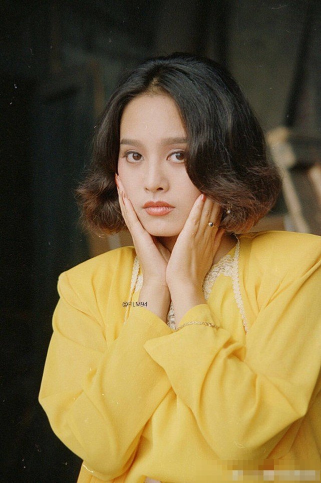 年轻时的宁静才叫美,一颦一笑美到不可方物,完全颠覆你的想象