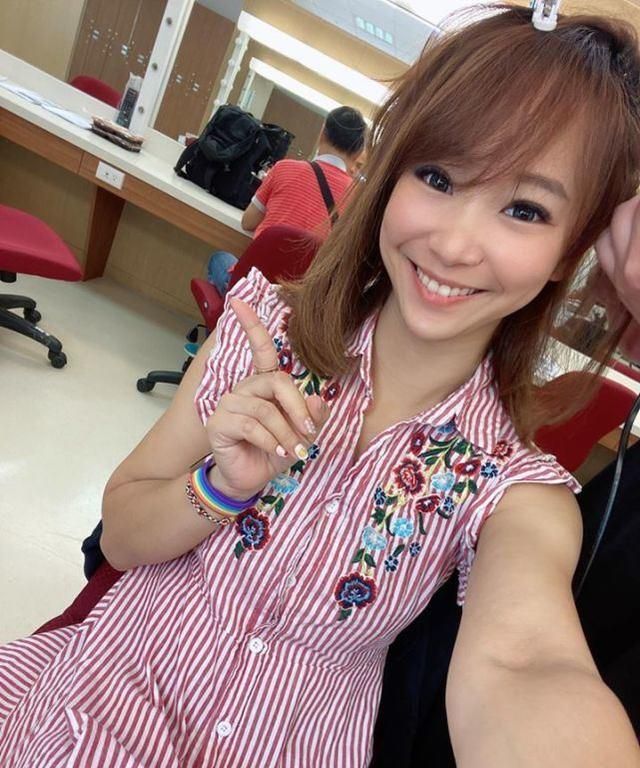 甜心女主持人宣布辞职,离开工作十年的电视台,转型电商直播