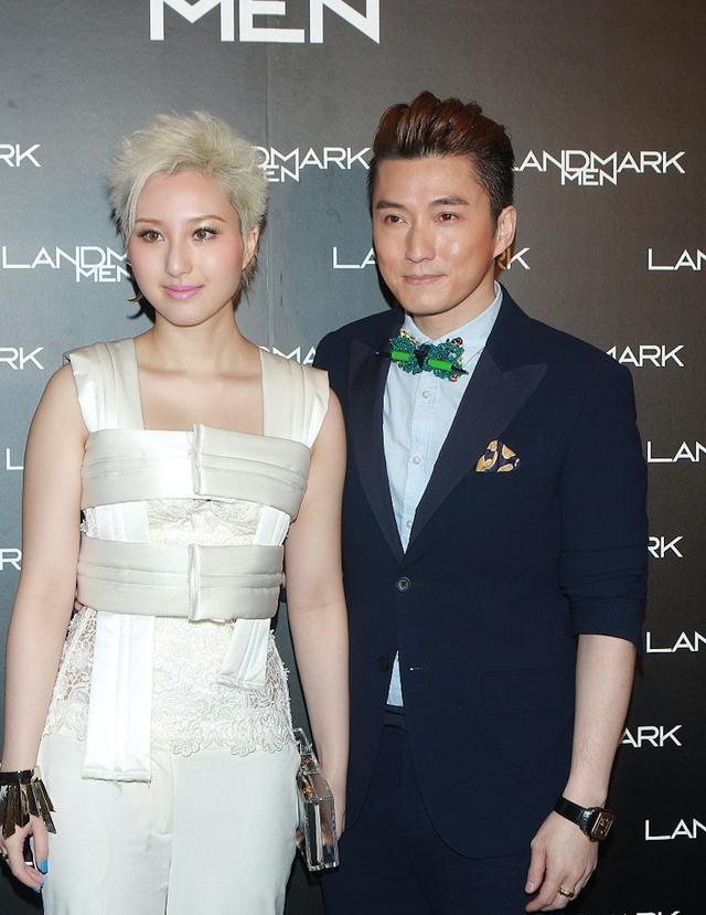 43岁陈山聪与老婆晒孕照,曾为入赘赌王家抛弃发妻,结局却被狠甩