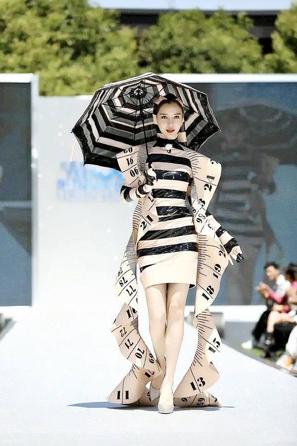 奔跑吧奇装异服时装秀犹如群魔乱舞我笑了