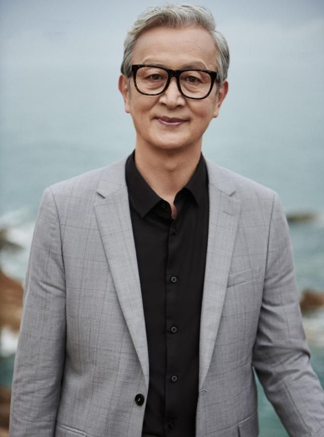 75岁老头照样爆红老人也可以很潮很优雅