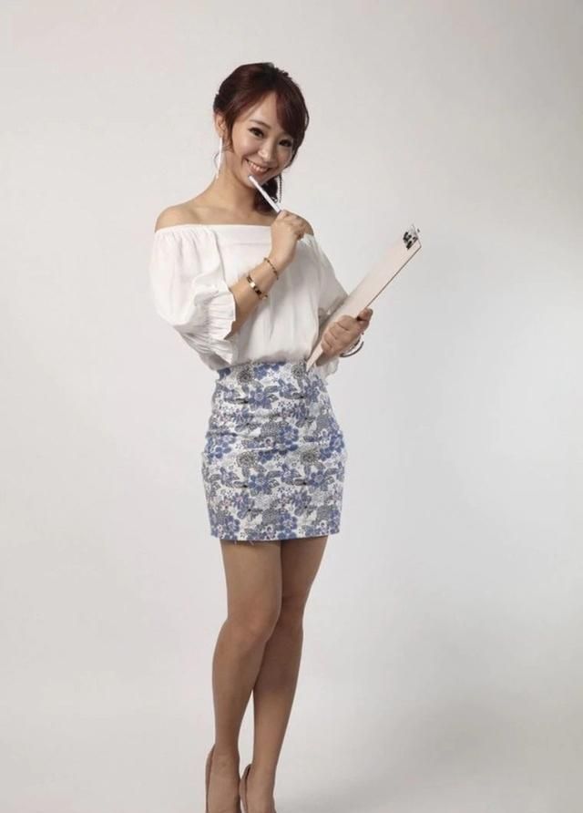 甜心女主持人宣布辞职,离开工作十年的电视台,转型电商直播