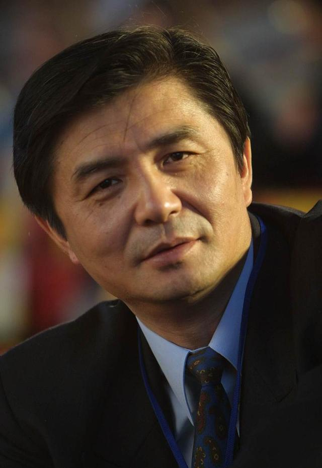 巅峰期出国发展,如今成商业大亨|商业大亨|汪嘉伟|中国男排_新浪新闻