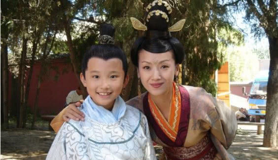 她曾经拒绝刘德华的爱却被丈夫家暴离婚如今怎么样了