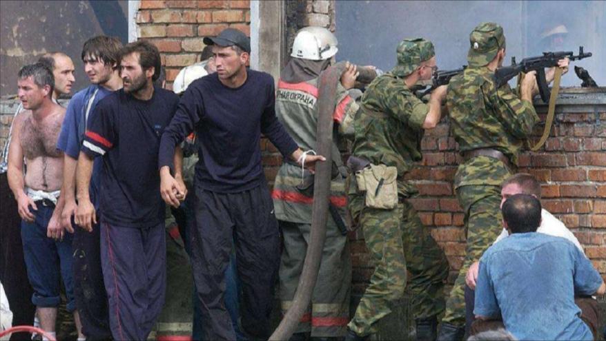 别斯兰事件9:愤怒的市民将逃出的恐怖分子抓住|经典人文地理0913