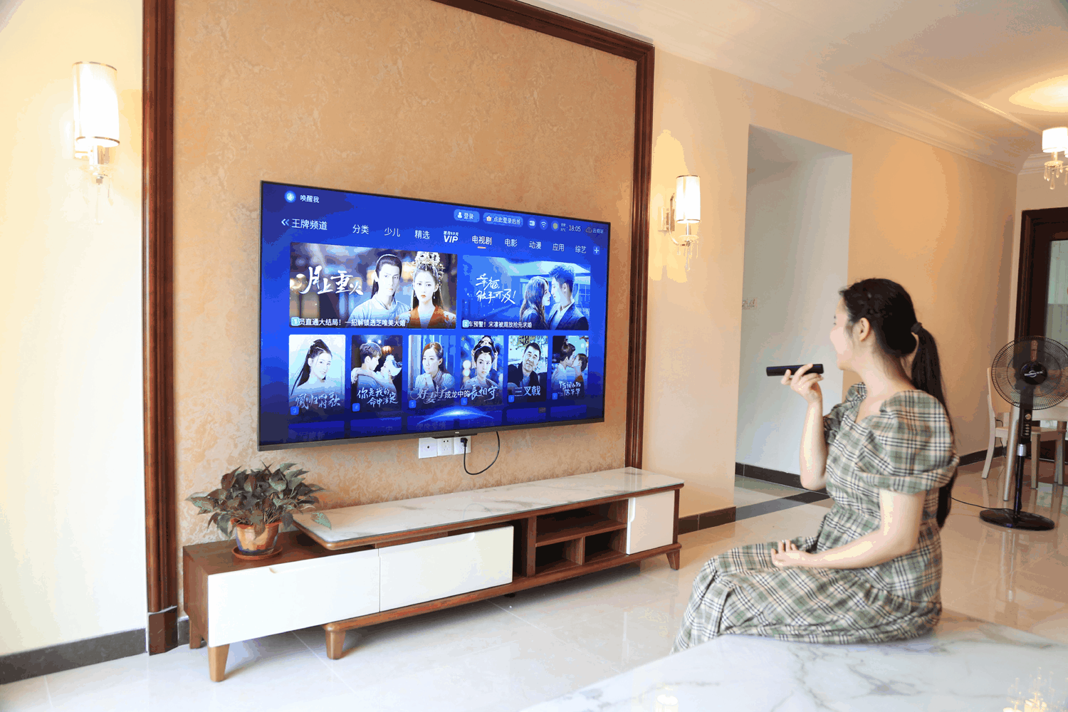 不务正业的75英寸超大屏电视ai智能电视tcl75v8测评