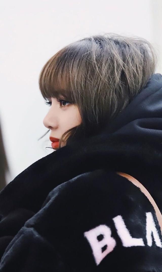 lisa超清壁纸来袭这个女孩儿又美又燃爱了爱了