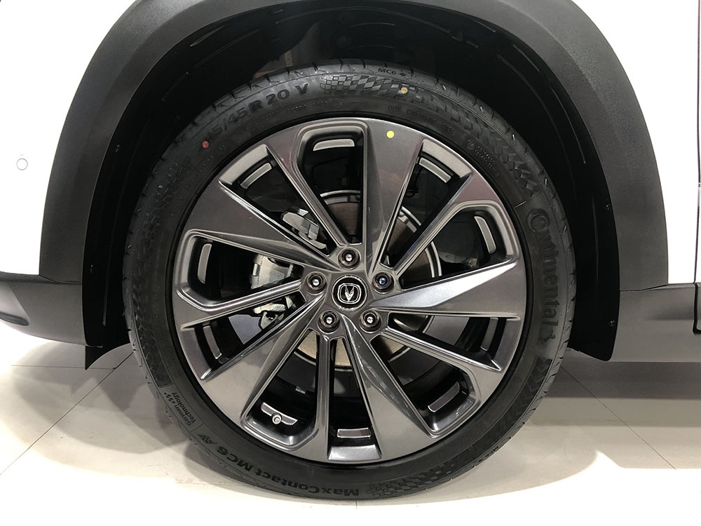 2020粤港澳车展实拍:造型出彩的长安uni-t