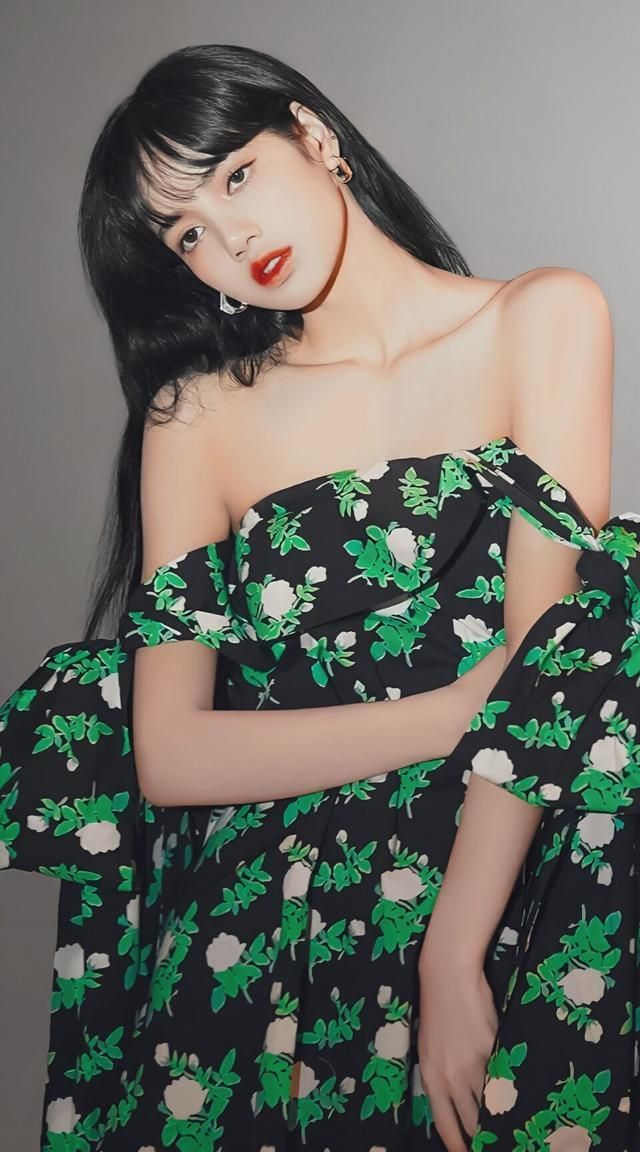 lisa超清壁纸来袭这个女孩儿又美又燃爱了爱了