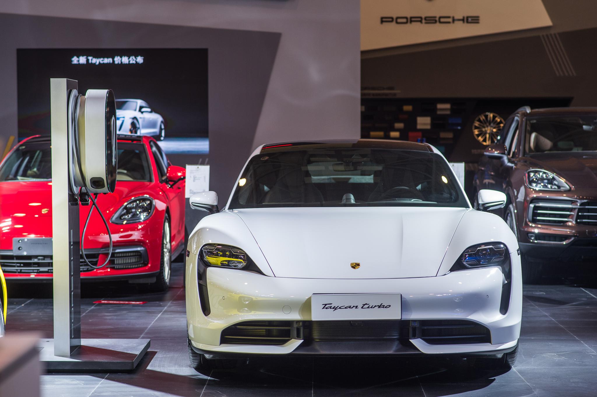 全新保时捷taycan 青岛国际车展正式上市