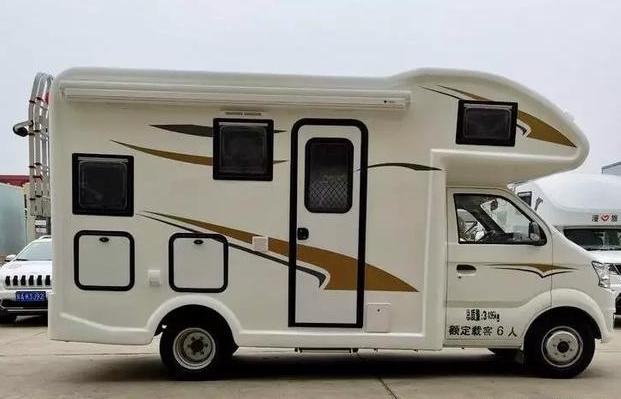 c照就能开的房车!自带两室一厅 厨卫,18万多就能买