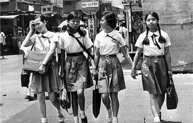 香港校服的起源与发展:香港人认为应该保留英式风格,图它好看