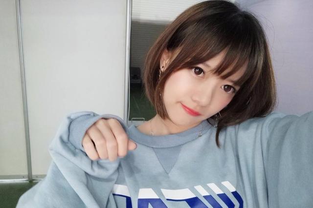 骆歆采访tes看懵阿布,开团lpl女主持全是废话!除了余霜都不行