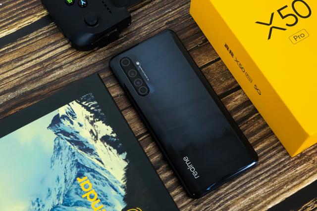 三星amoled屏骁龙8654200mah128gb3128元很超值