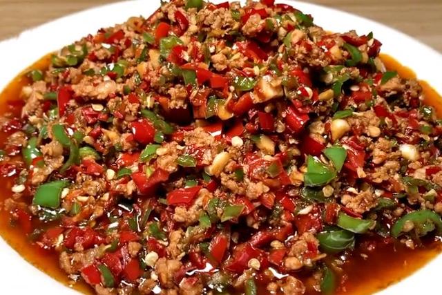 香味四溢的一道家常菜简单3步就上桌香辣开胃又下饭特解馋