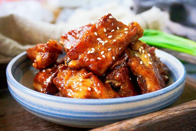 软烂入味,酸甜可口,汤汁还能拌饭,做法很简单|酸甜|糖醋排骨|排骨