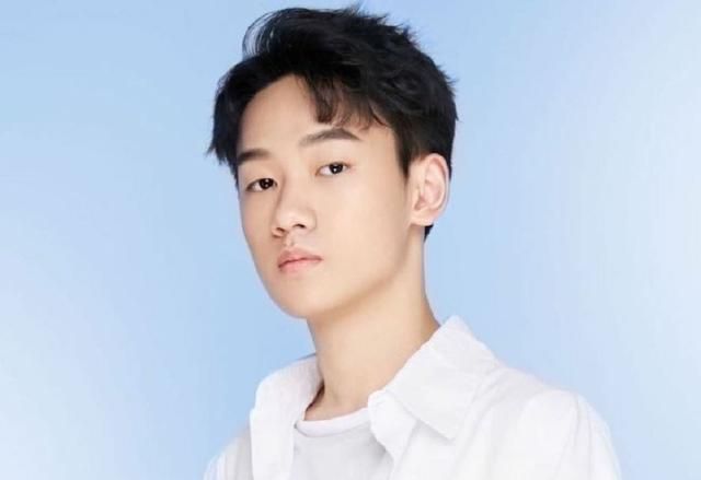 主播和职业的正面交锋鲨鱼晚玉参战猛男杯不求人去向成谜