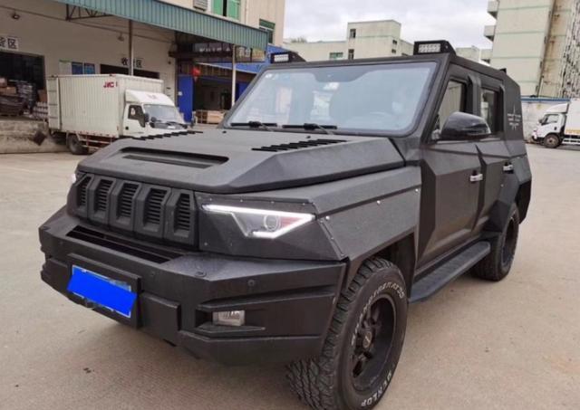 广东大老板80万买防弹车,车门厚度20多厘米,老板:坐里边很安全