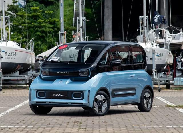 最萌的通勤小精灵新宝骏e300e300plus售价区间为648万元起