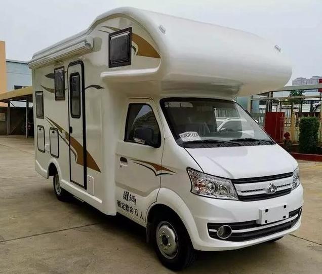 c照就能开的房车!自带两室一厅 厨卫,18万多就能买