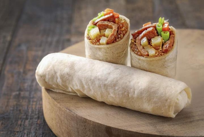 在浙江台州,端午节台州人除了吃粽子,还要吃食饼筒!