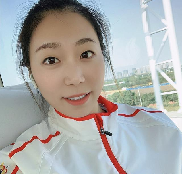 25岁登顶世界最佳,伤病让她跌落神坛|杨珺菁|神坛|张常宁_新浪新闻