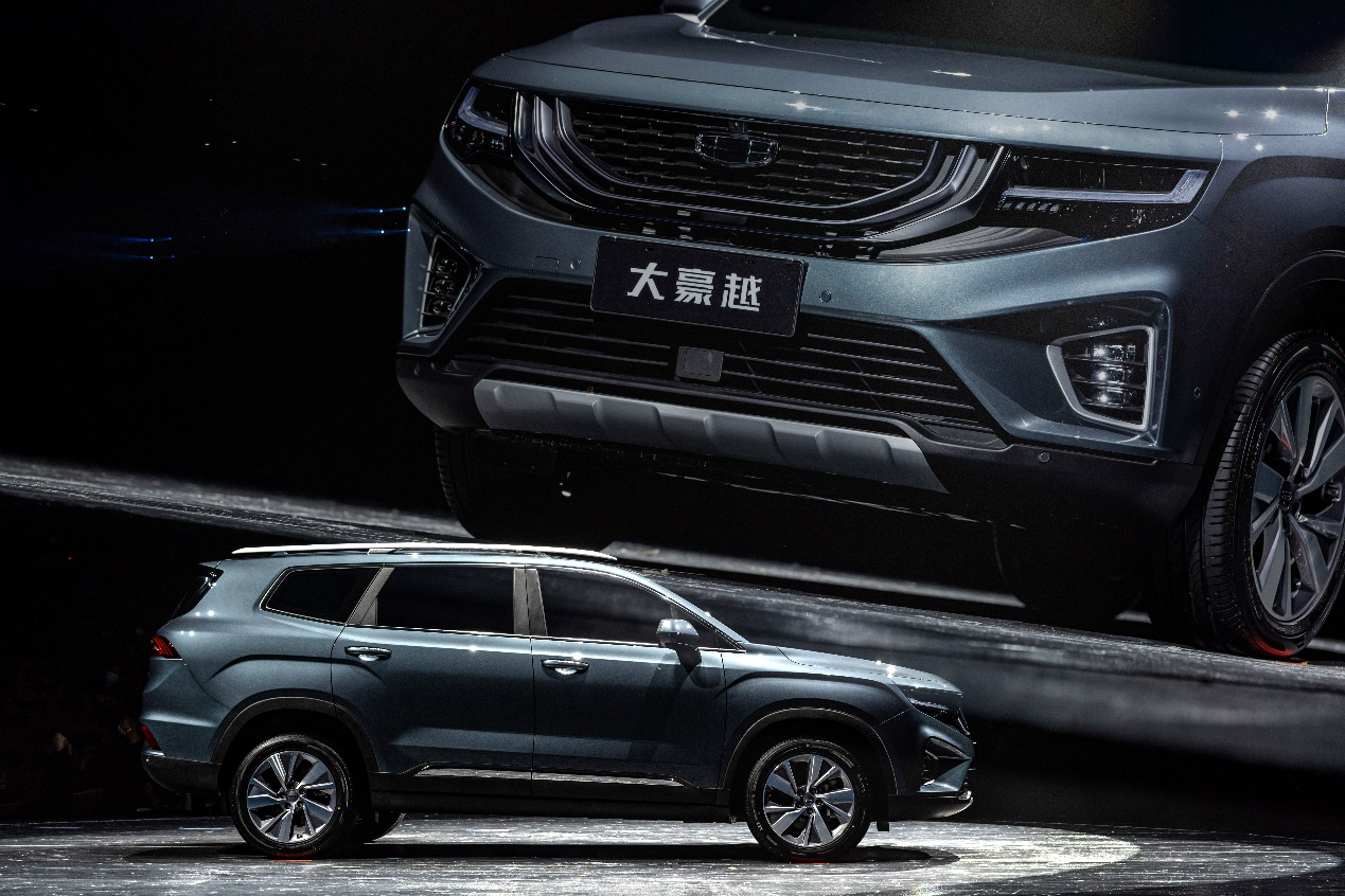 拳打gs8脚踢汉兰达最具性价比7座suv吉利大豪越售1036万起