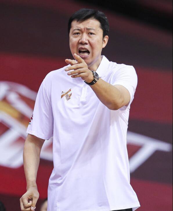 王治郅之痛也是男篮之悲!邹雨宸伤后状态大跌,里约曾让周琦汗颜