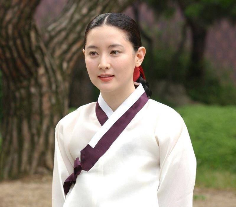 还没有哪部韩剧能达到女神李英爱饰演女主的《大长今》这部作品的成绩