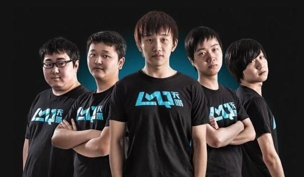 从左到右:小微笑,无名,死亡宣告,神超,天灾末日有意思的是这5个中国人